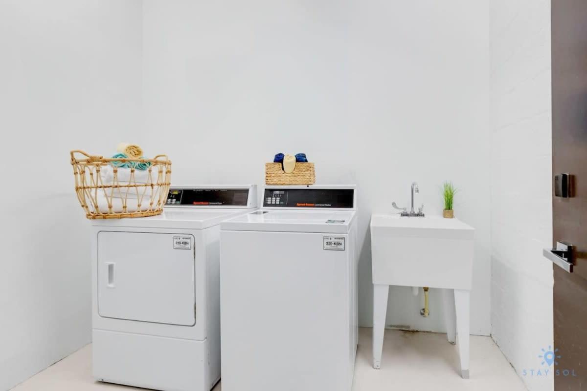 Apartment With Bay View Balcony - Pool - Up To 6 - Gym Холивуд Екстериор снимка