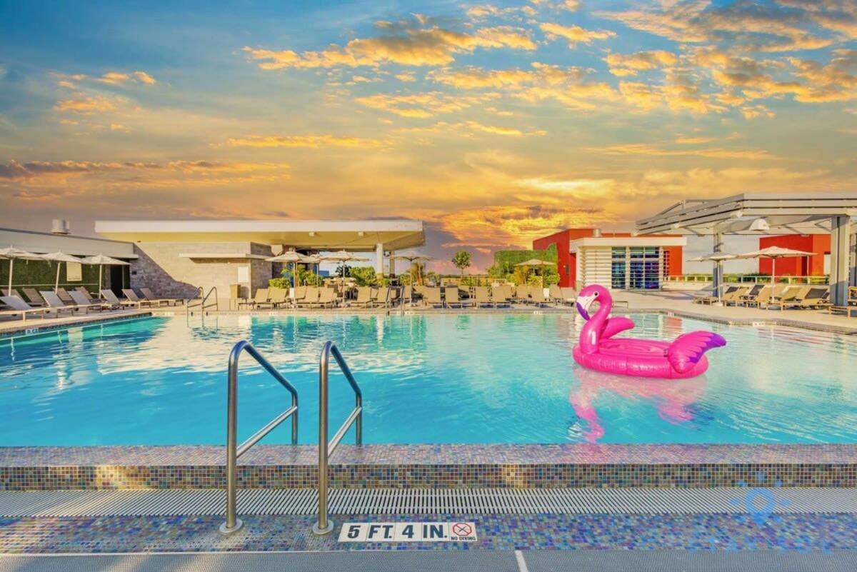Apartment With Bay View Balcony - Pool - Up To 6 - Gym Холивуд Екстериор снимка